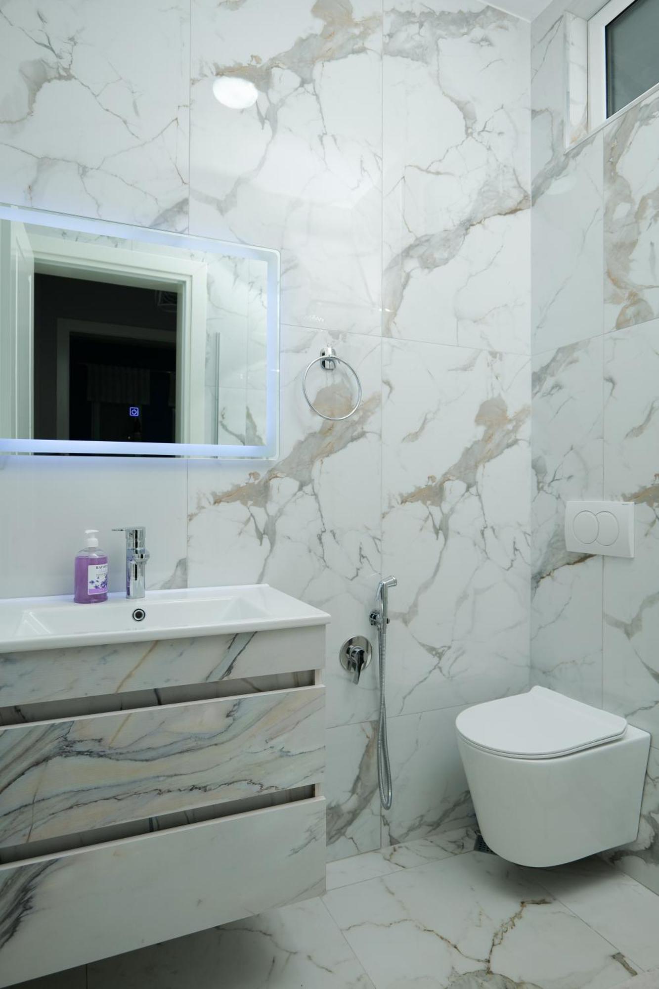 Travelers' Korca Home ภายนอก รูปภาพ