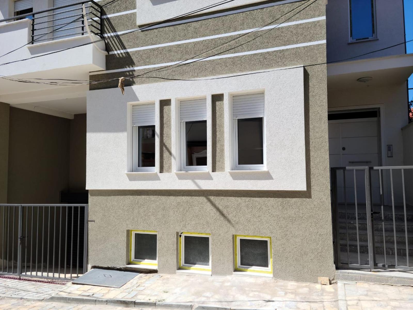 Travelers' Korca Home ภายนอก รูปภาพ