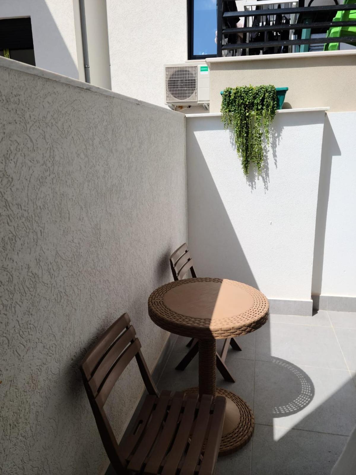 Travelers' Korca Home ภายนอก รูปภาพ